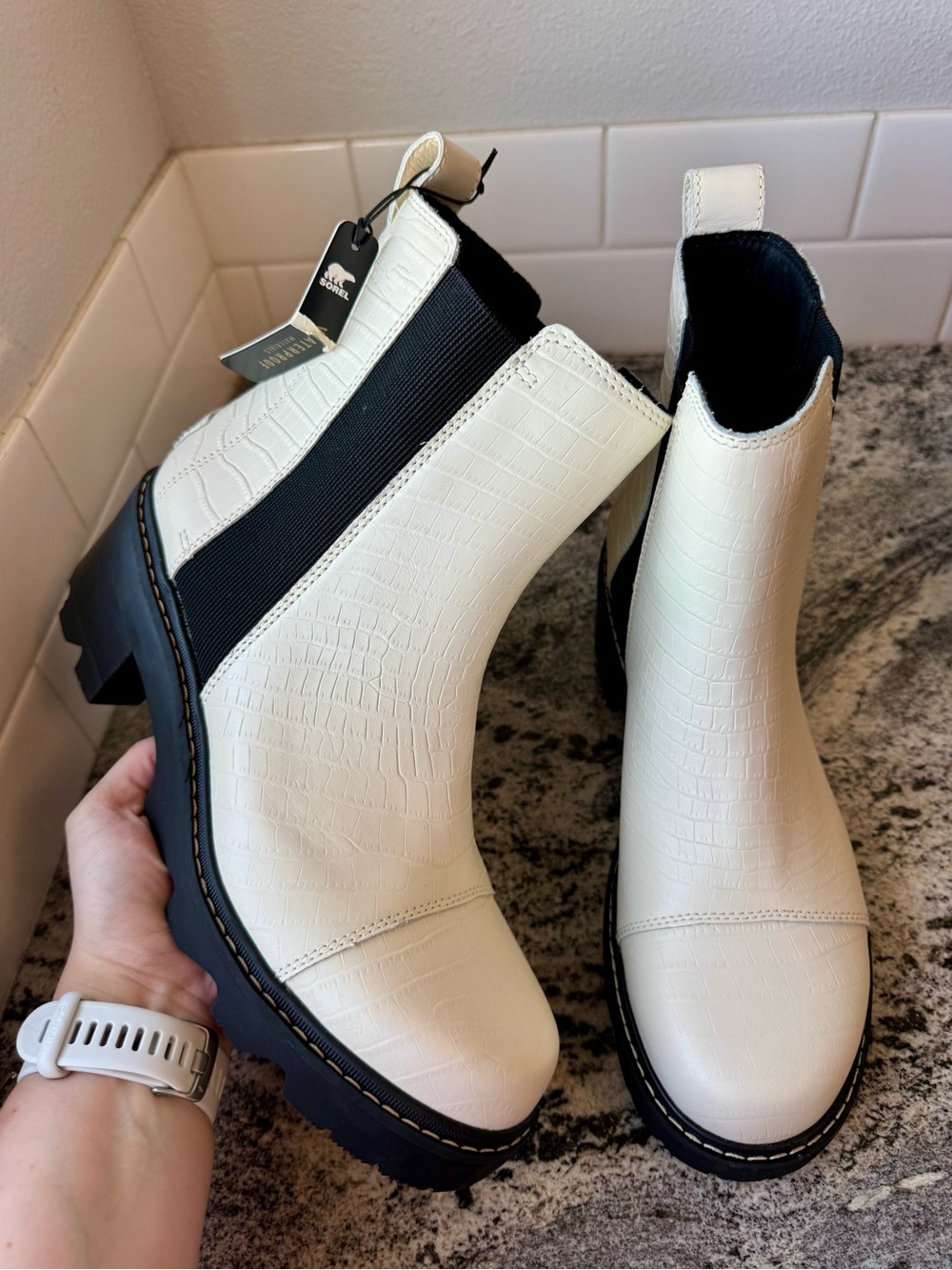 Sorel Women's Joan Now™ Chelsea Waterproof Boots in Chalk. Size 11. NWT